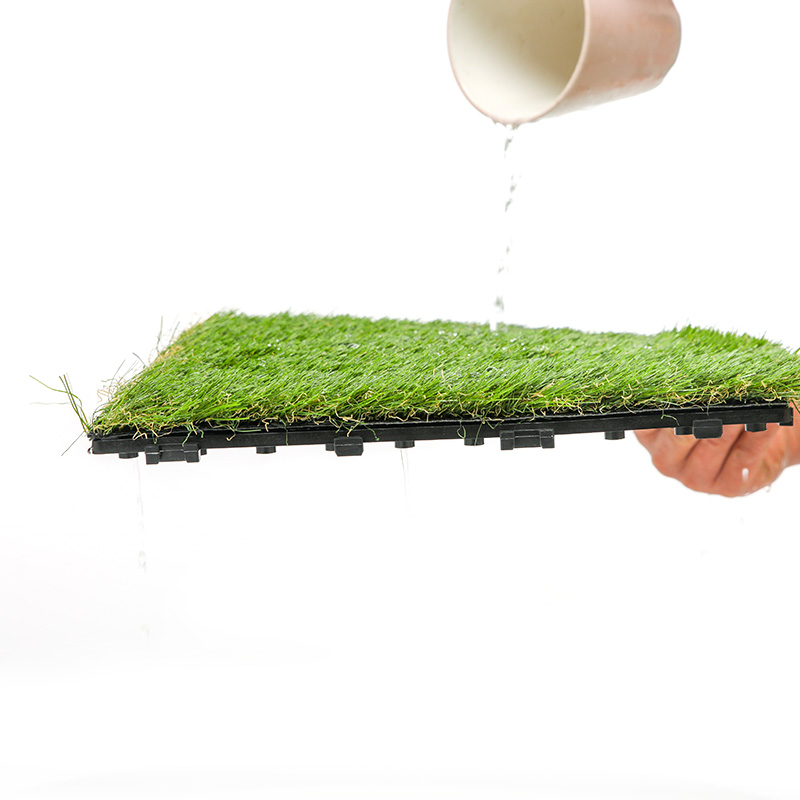 Piastrelle per esterni in erba artificiale da giardino in materiale PE